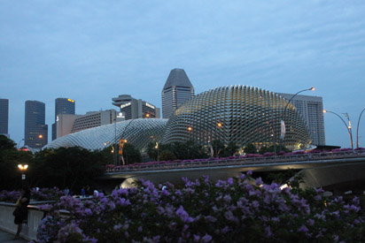 Esplanade behind flower bed