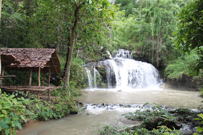 Grand waterfall in Thailand jungle