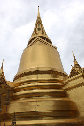 Gold colour on this reliquary was fully made from small tiles