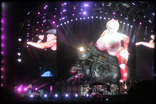 Brian Johnson Belting out 'Whole Lotta Rosie' on the 2010 Black Ice Tour