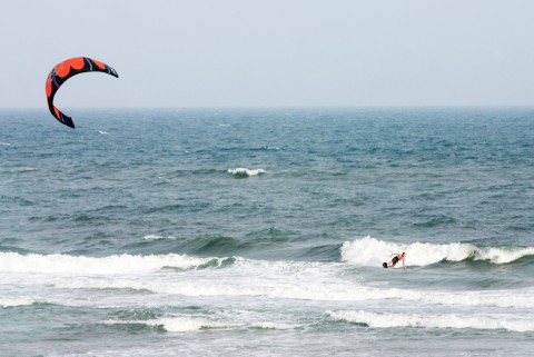 kitsurfing